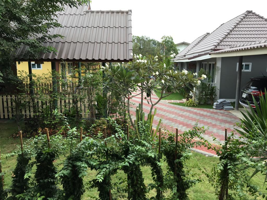 Baan Penny Hotell Phra Nakhon Si Ayutthaya Exteriör bild