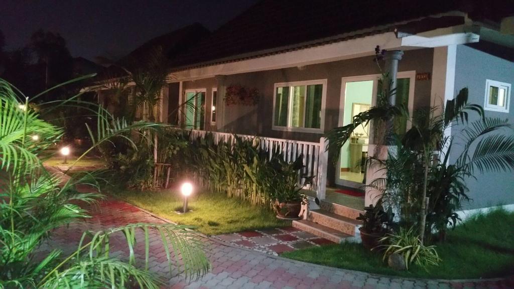 Baan Penny Hotell Phra Nakhon Si Ayutthaya Exteriör bild