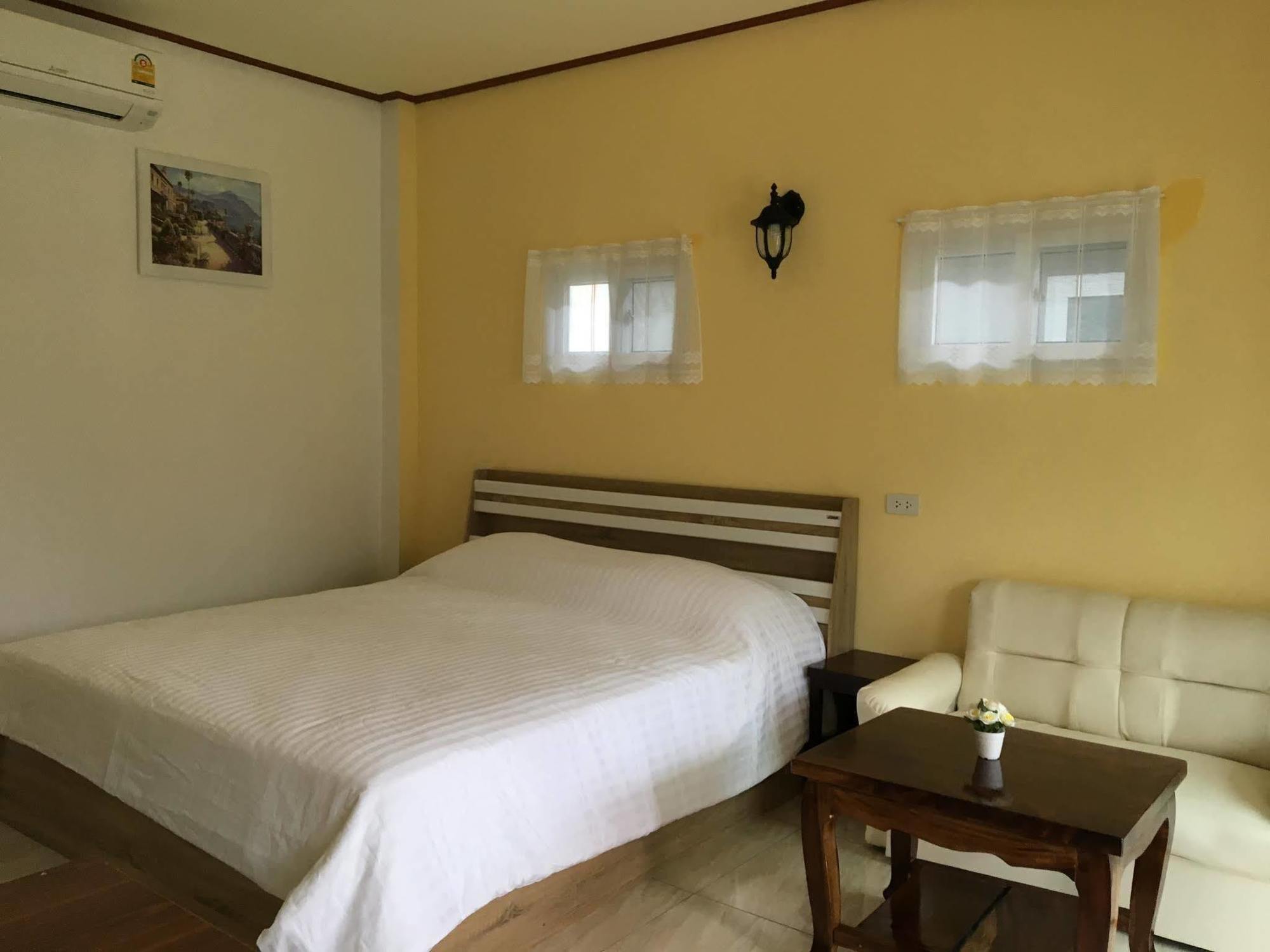 Baan Penny Hotell Phra Nakhon Si Ayutthaya Exteriör bild