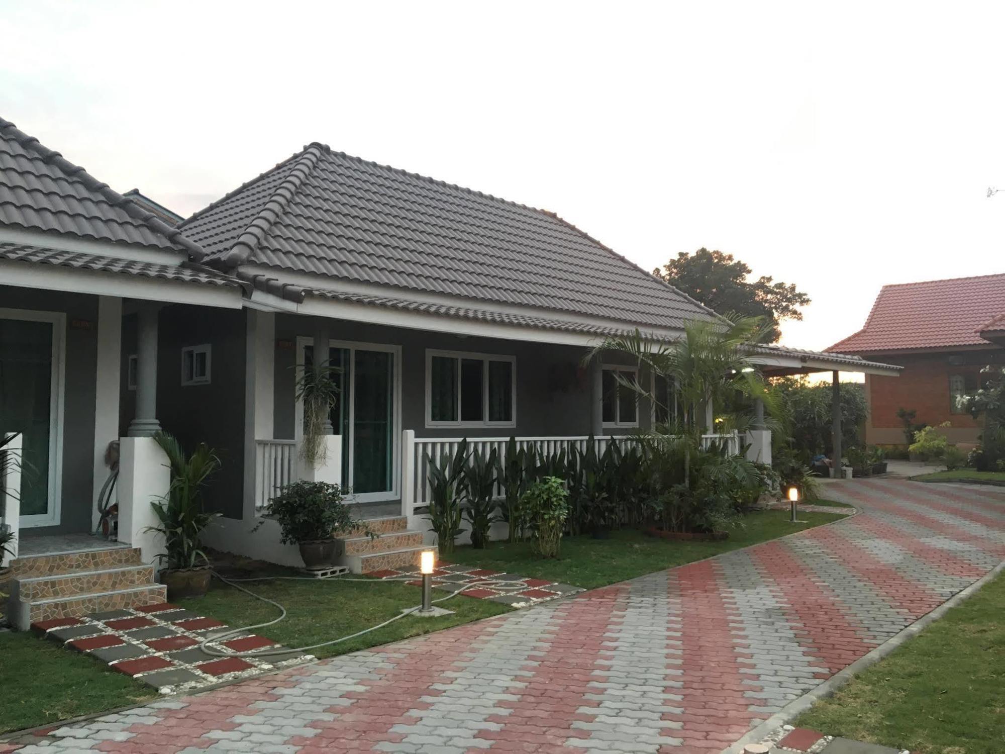 Baan Penny Hotell Phra Nakhon Si Ayutthaya Exteriör bild